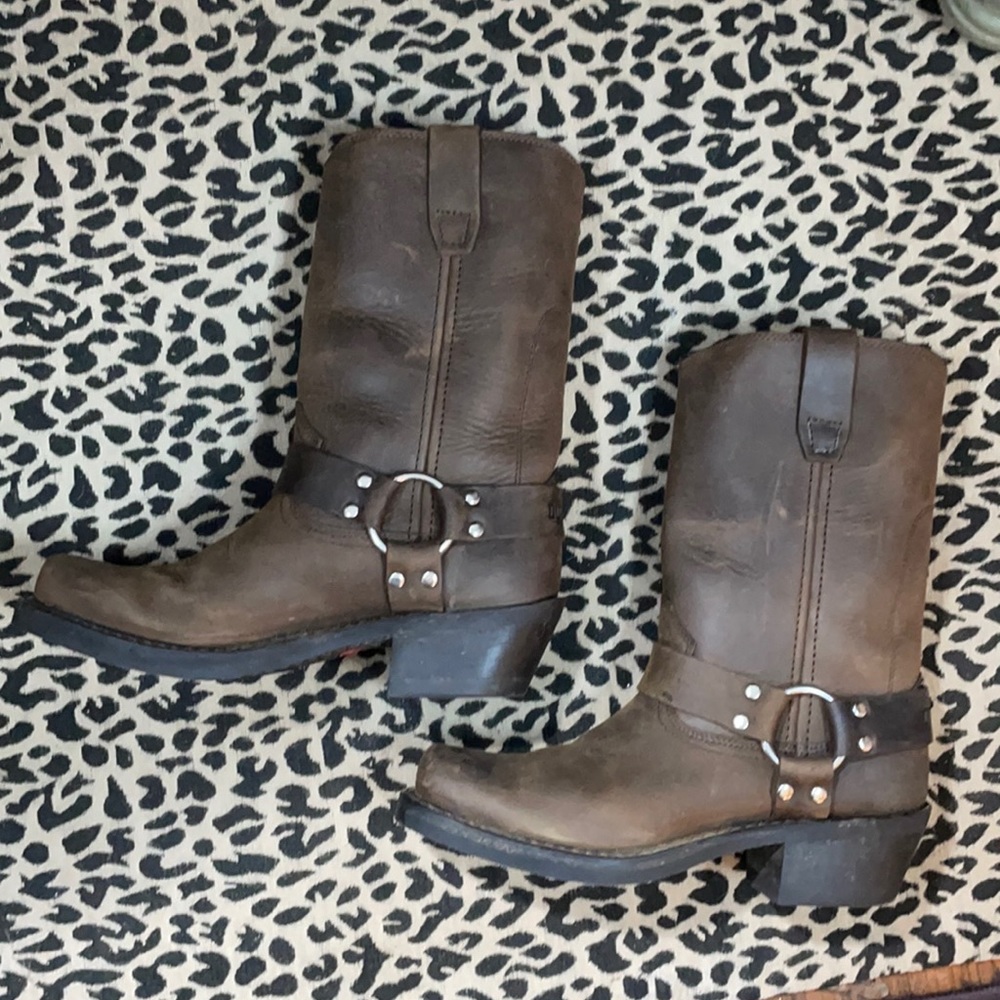 Women’s Durango Boots- GREAT CONDITION!Seldom worn-Size 8. Crossroads St. Brown.